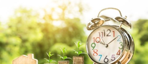 The importance of saving money. - [Image credit: Pixabay]