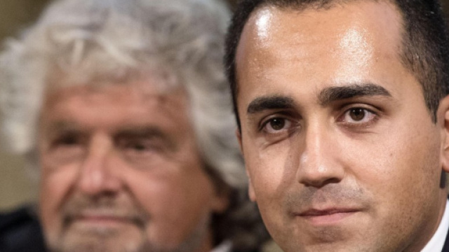 Beppe Grillo e Luigi Di Maio, fotografati in un'uscita pubblica