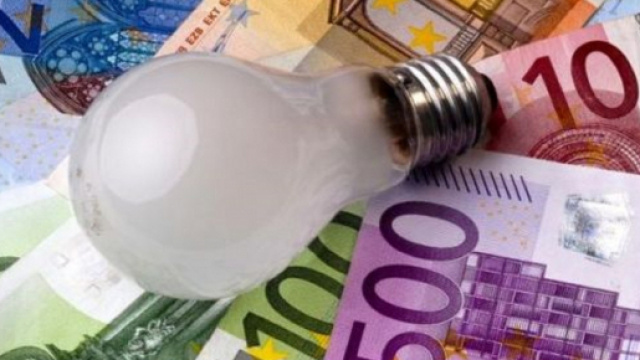 Bollette elettriche: gli oneri dei morosi saranno a carico di tutti