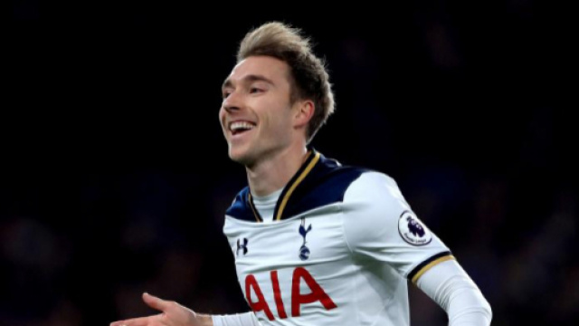 Christian Eriksen del Tottenham Hotspur &egrave; uno dei centrocampisti finiti nel mirino della Juventus