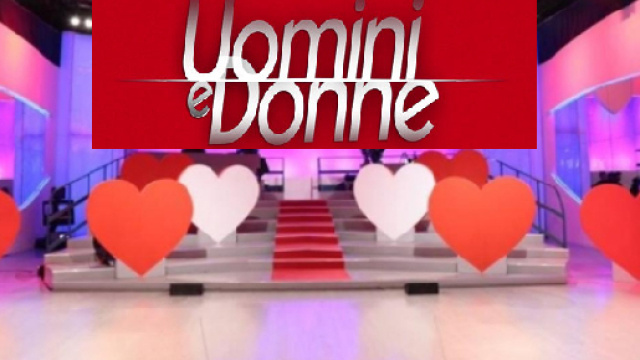 Uomini e Donne: due ex corteggiatori fidanzati.