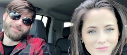 A photo of Jenelle Evans shooting a gun enrages 'Teen Mom 2' fans. [Image via David Eason/Instagram]