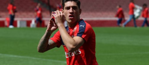 Hector Bellerin Training at Arsenal Memmber's Day session [Image via Joshjdss on Flickr]