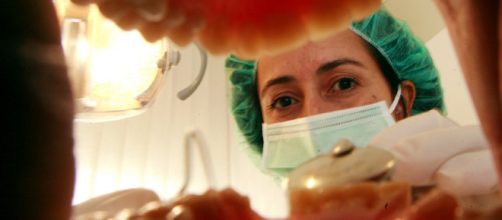 Imagine se fosse poss&iacute;vel restaurar dentes perdidos sem implantes? Pois isto &eacute; poss&iacute;vel segundo cientista. Confira mais abaixo.