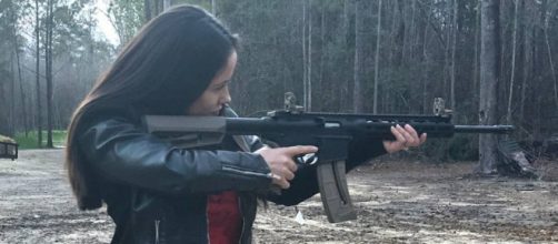 Jenelle Evans enjoyed target practice on Valentine's Day. [Image via David Eason/Instagram]