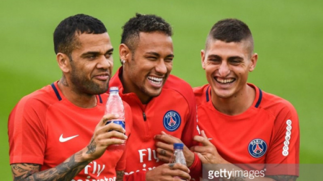 Neymar et Dani Alves pr&ecirc;ts &agrave; gagner ce 6 mars !