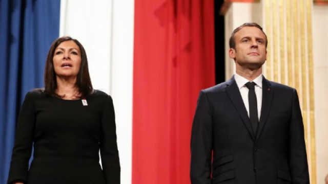 Anne Hidalgo et Emmanuel Macron - Le pr&eacute;sident de la R&eacute;publique ... - purepeople.com