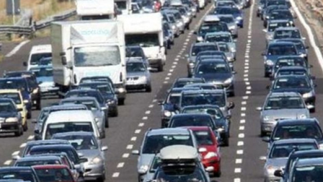 Auto: italiani tartassati, ecco a quanto ammonta il prelievo fiscale sugli automobilisti