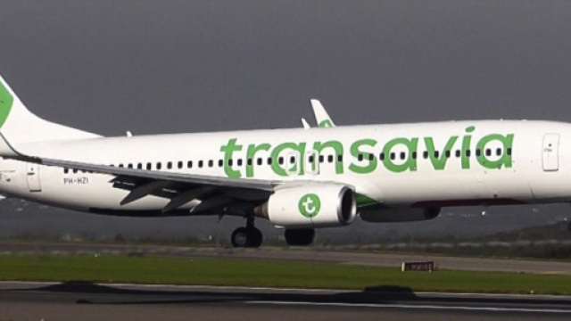 Aereo Transavia costretto ad atterraggio di emergenza