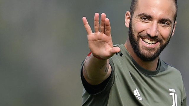Infortunio Higuain, comunicato UFFICIALE della Juve: ecco i tempi ... - ilbianconero.com