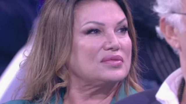 Serena Grandi si &egrave; rifatta il seno. E non solo