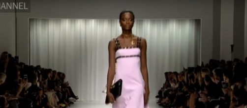 Pastels are in for spring summer 2018 fashions. (Image via FF Youtube screencap).