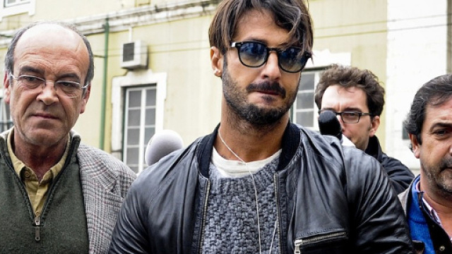 Fabrizio Corona ha lasciato il carcere di San Vittore per recarsi in comunit&agrave;