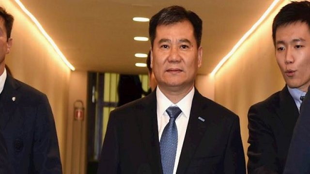 Inter, Suning prepara l'affondo per De Vrij