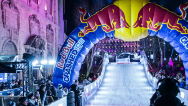 L'arriv&eacute;e du Red Bull Crashed Ice Marseille 2018 (Cr&eacute;dit photo : Romain Pommier)