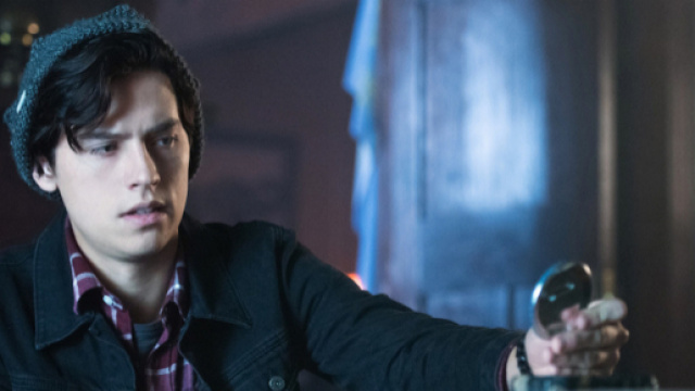 RIVERDALE Beanie Makes Your Halloween Jughead Costume Complete ... - nerdist.com