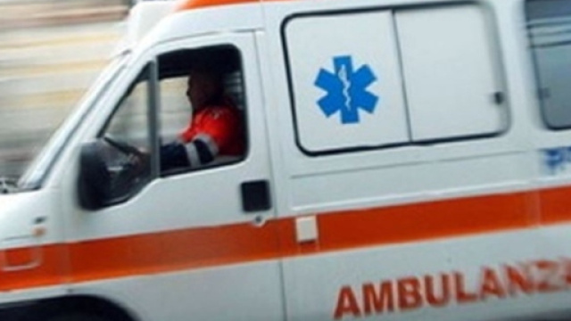 I carabinieri stanno scortando l'ambulanza col bimbo in codice ... - radiosienatv.it