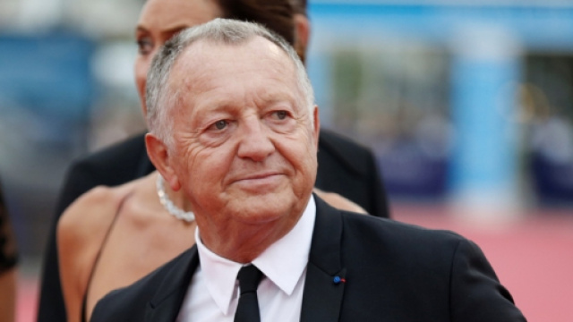 OL : chambr&eacute; par Cazarre, Aulas se le paye - bfmtv.com