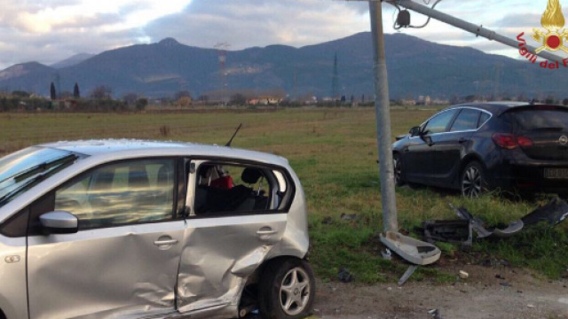 Pirata investe due ragazzia Viareggio.