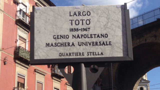 Toponimo in onore di Antonio De Curtis in arte Tot&ograve;