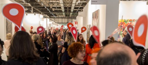 D&oacute;nde est&aacute;n las artistas? Busca el punto rojo