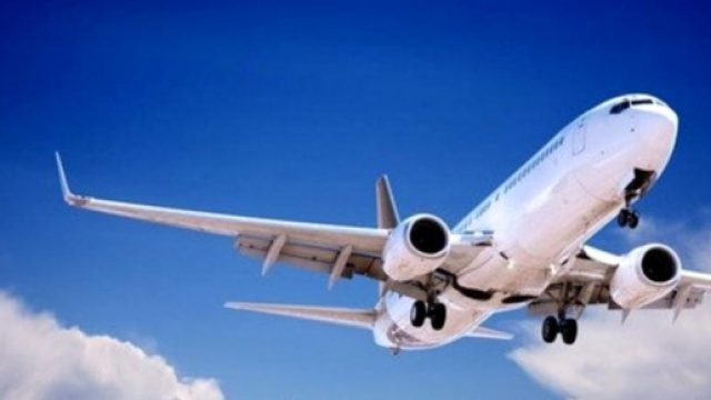 Flautolenza a bordo di un aereo: costretti ad atterraggio d'emergenza