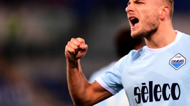 Immobile esulta dopo il gol al Verona