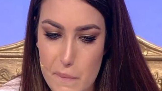 Nilufar piange a Uomini e Donne: "Mi sorprende la ferocia di certe ... - leggo.it