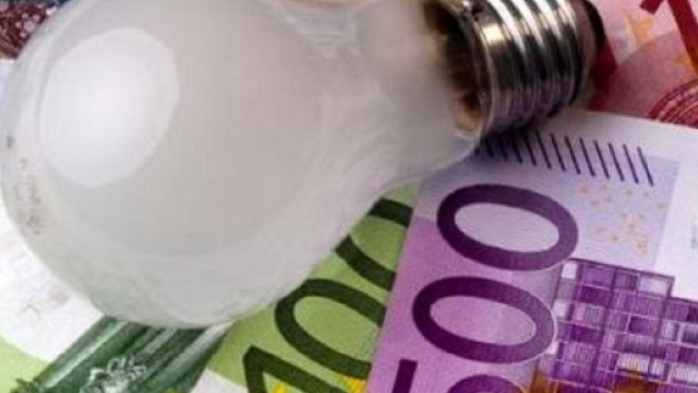 Aumenti sulla bolletta dell'Enel: il messaggio su Whatsapp