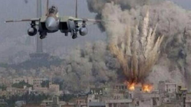 Bombardamento aereo su una citt&agrave; in Siria