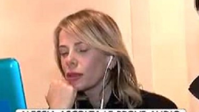 Striscia fa ascoltare alla Marcuzzi un audio importante