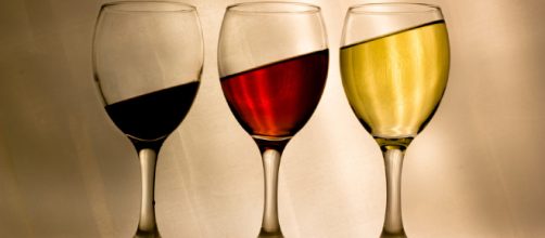 Moderate alcohol drinking could increase your lifespan, (Image via Kimery Davis/Flickr)