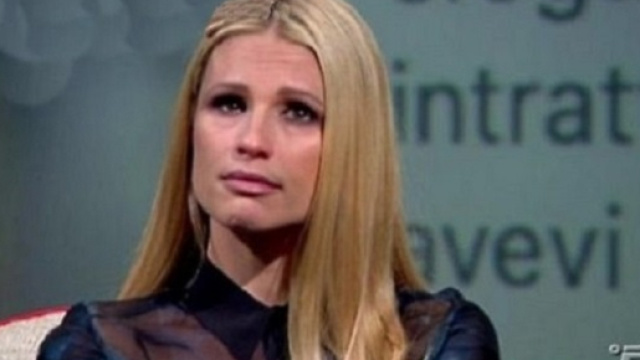 Michelle Hunziker in lacrime, ricattata.