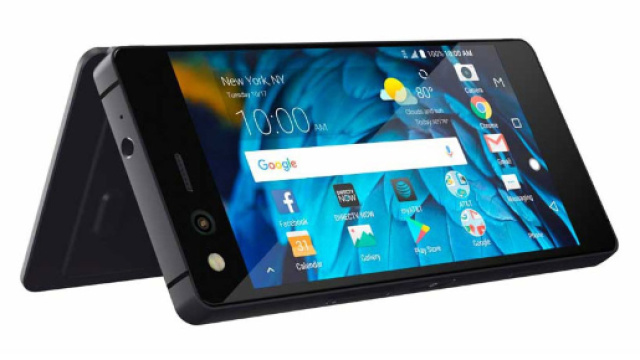 ZTE presenta il telefono pieghevole in Italia, si chiama Axon M