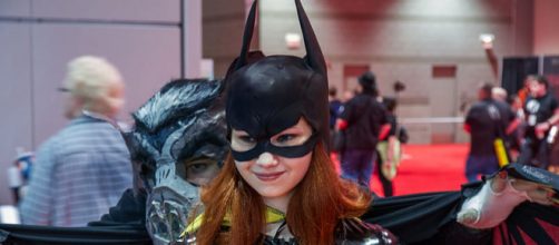 Batgirl with bat at the 2013 Chicago Comic & Entertainment Expo (Image credit &ndash; Chris Favero, Wikimedia Commons)