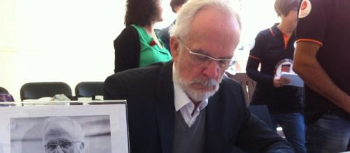 Forges dibujando sus preciadas vi&ntilde;etas