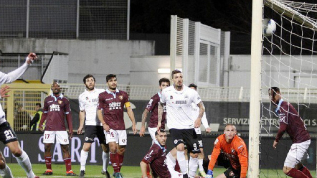 Il gol del vantaggio dello Spezia contro la Salernitana