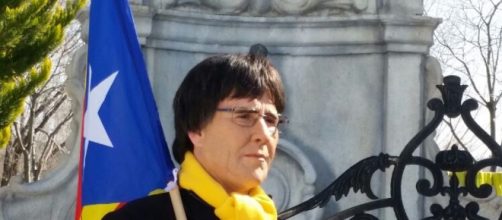 Un himno, un libro y Joaqu&iacute;n Reyes