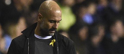 Pep Guardiola y su lazo pol&eacute;mico