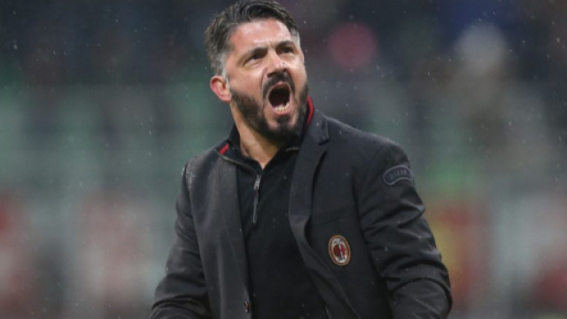 Gattuso esulta a San Siro sulla panchina del Milan