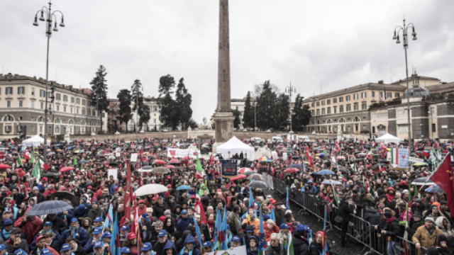 Giornata di manifestazioni e agitazioni in diverse citt&agrave; d'Italia