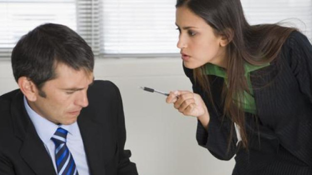 Lavoro, il tuo capo ti odia? Venti indizi per scoprirlo secondo ... - corriereadriatico.it