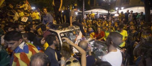 LA SEXTA TV | Noche de tensi&oacute;n en Catalu&ntilde;a: los Mossos escoltan a ... - lasexta.com