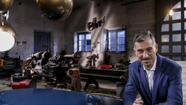 Boss in incognito 2018: Gabriele Corsi &egrave; il nuovo conduttore.