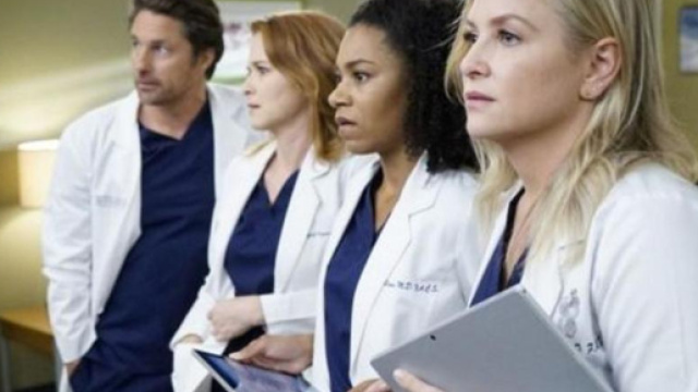 Il ritorno di Grey's Anatomy tra salti nel passato e colpi di ... - lastampa.it