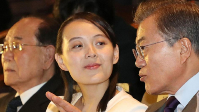 Kim Yo-Jong, sorella del dittatore nordcoreano Kim Jong-un, insieme al presidente sudcoreano Moon Jae-in