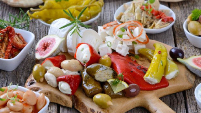 La dieta MIND coniuga i benefici della dieta Mediterranea e la dieta DASH aiutando a prevenire il morbo di Alzheimer - foto:easyhealthoptions.com