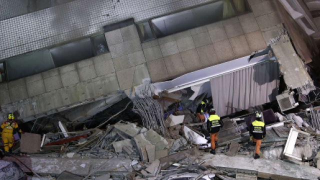 Palazzo crollato a seguito del terremoto