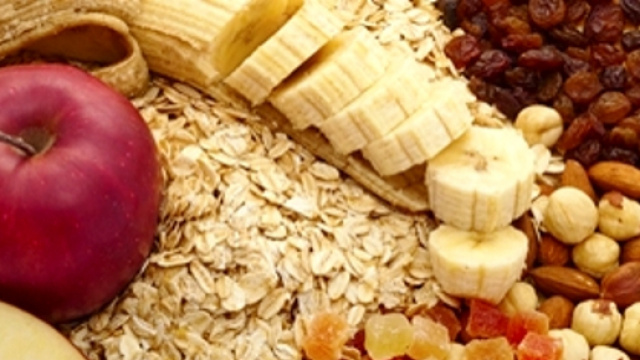 Una dieta ricca di fibre previene la diverticolosi e la diverticolite.