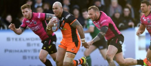 Jake Webster scampers through the Hull defence for his first try of the season on Saturday. Image Source newsoneplace.com